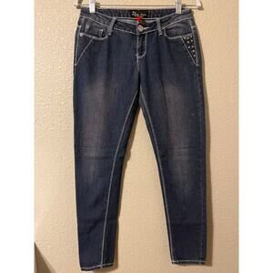 Eighty eight Perfect jeans. Women’s size 3.